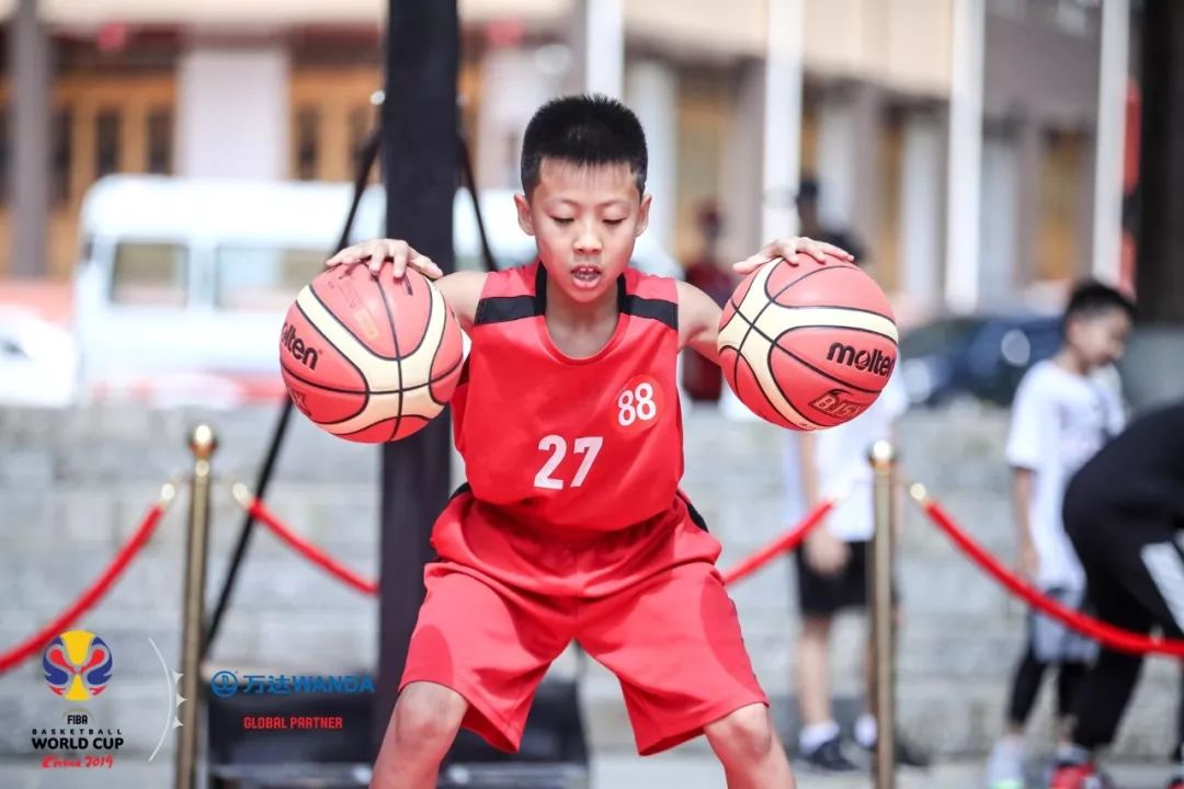 青春逐梦“篮球之星”全国少年选拔赛激烈进行的简单介绍