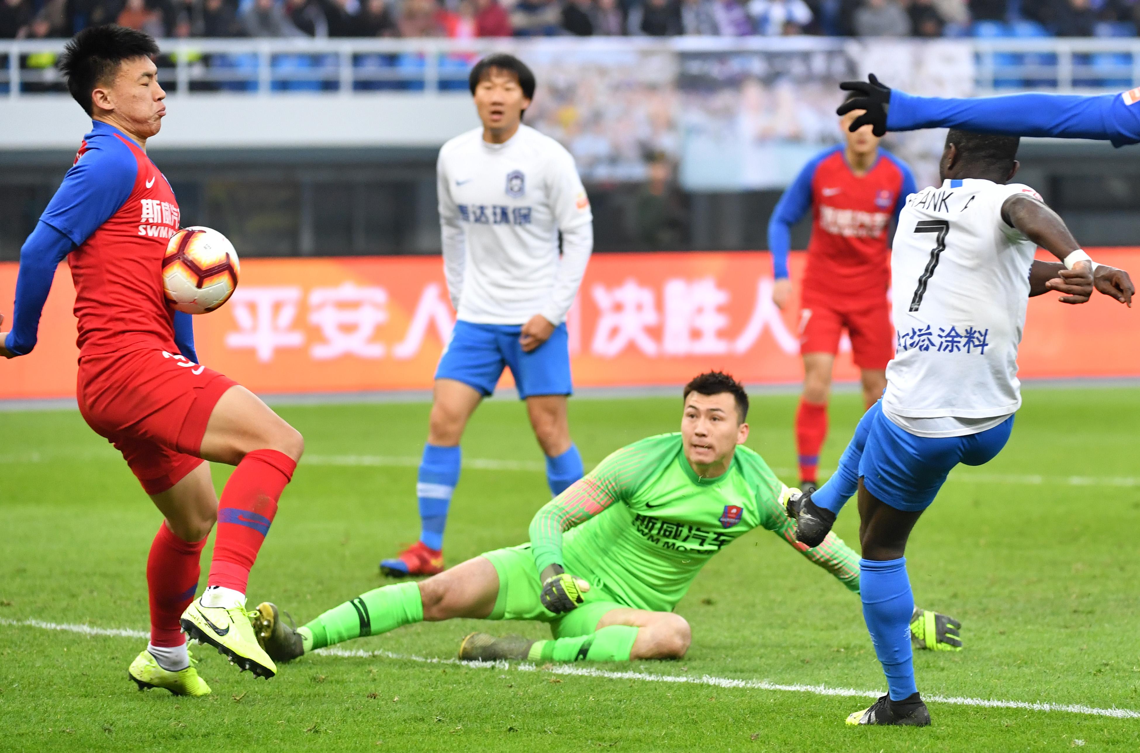 包含“足球+媒体”融合带来行业新变革，影响深远的词条