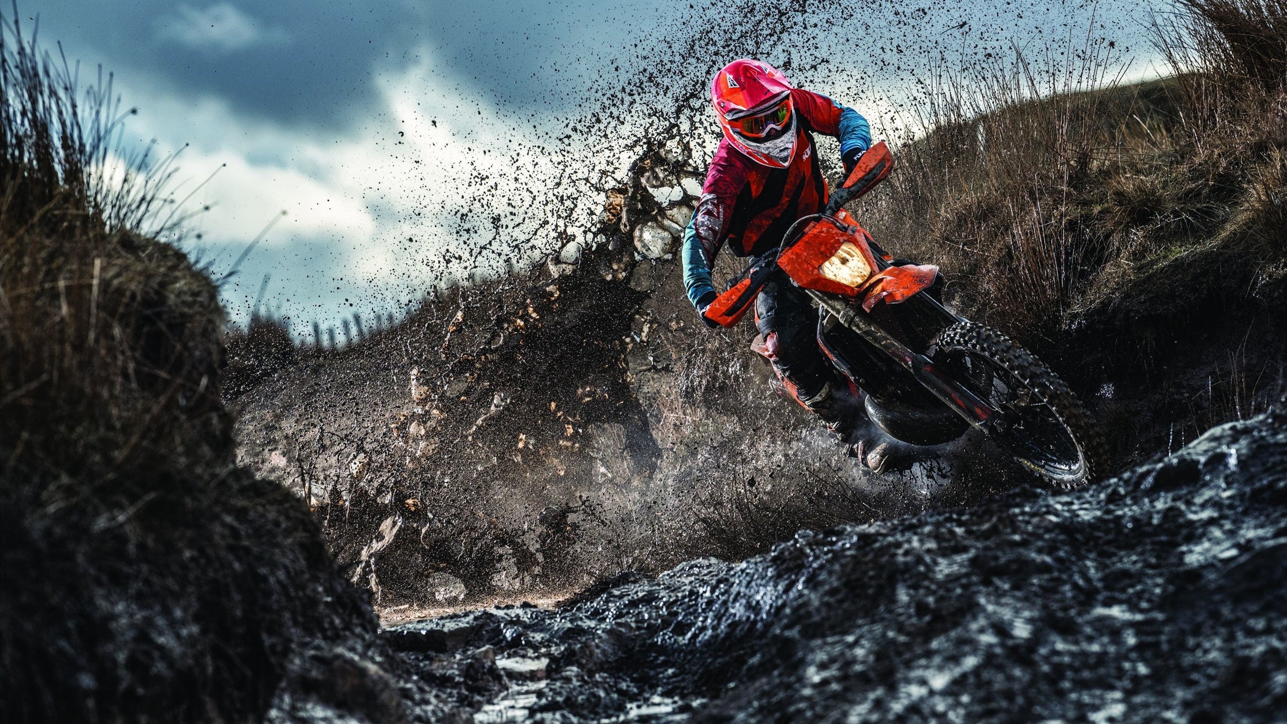 _太空滑雪：未来运动场景新体验_，太空滑板图片