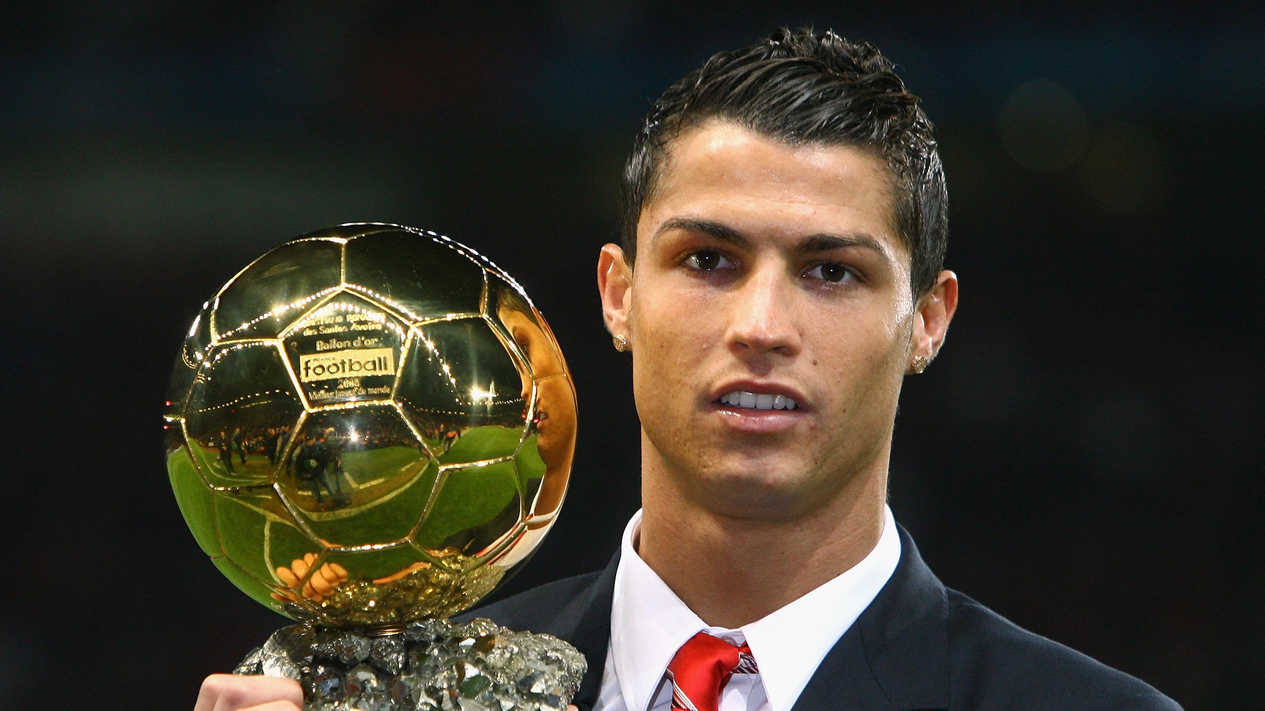 中国青少年足球裁判员上岗率逐年提升，规范化水平不断增强，足球裁判员等级考试